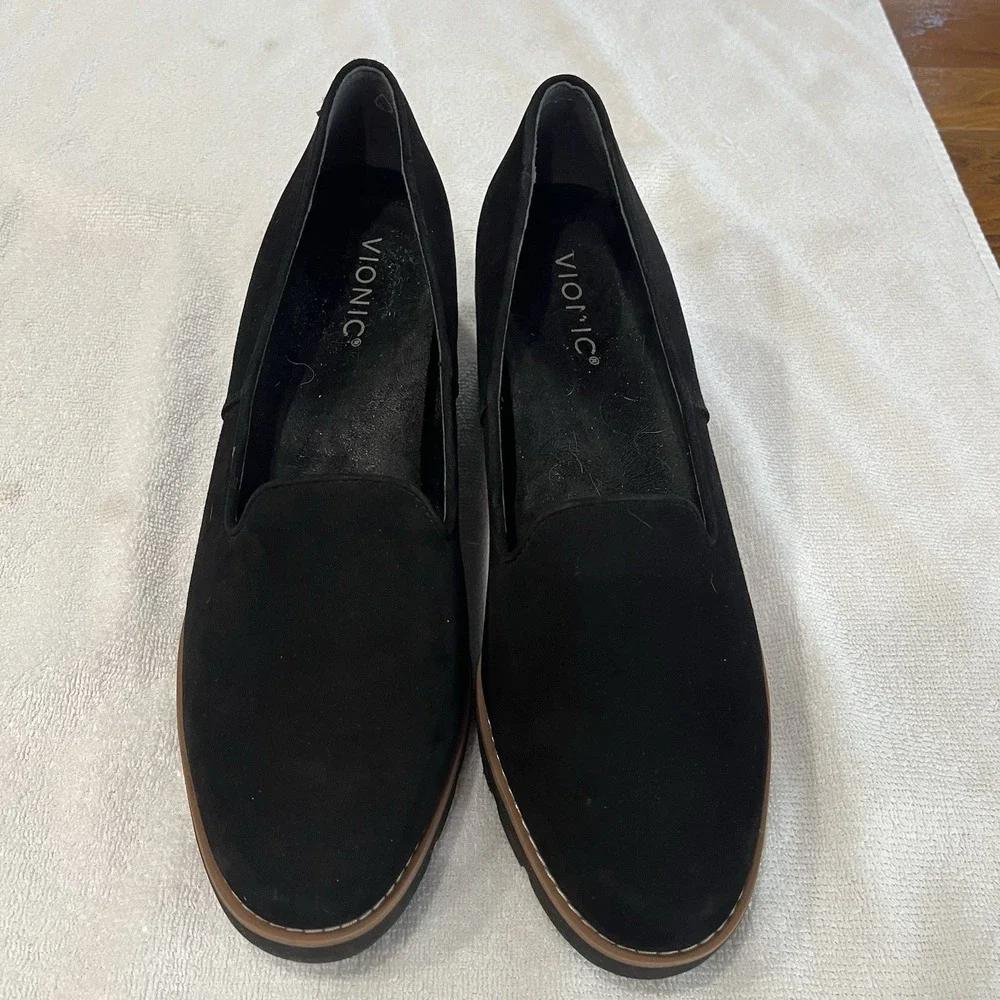 Vionic Willa Lug Sole Wedge Black Suede Water Repellent 9.5‎ Career Comfort